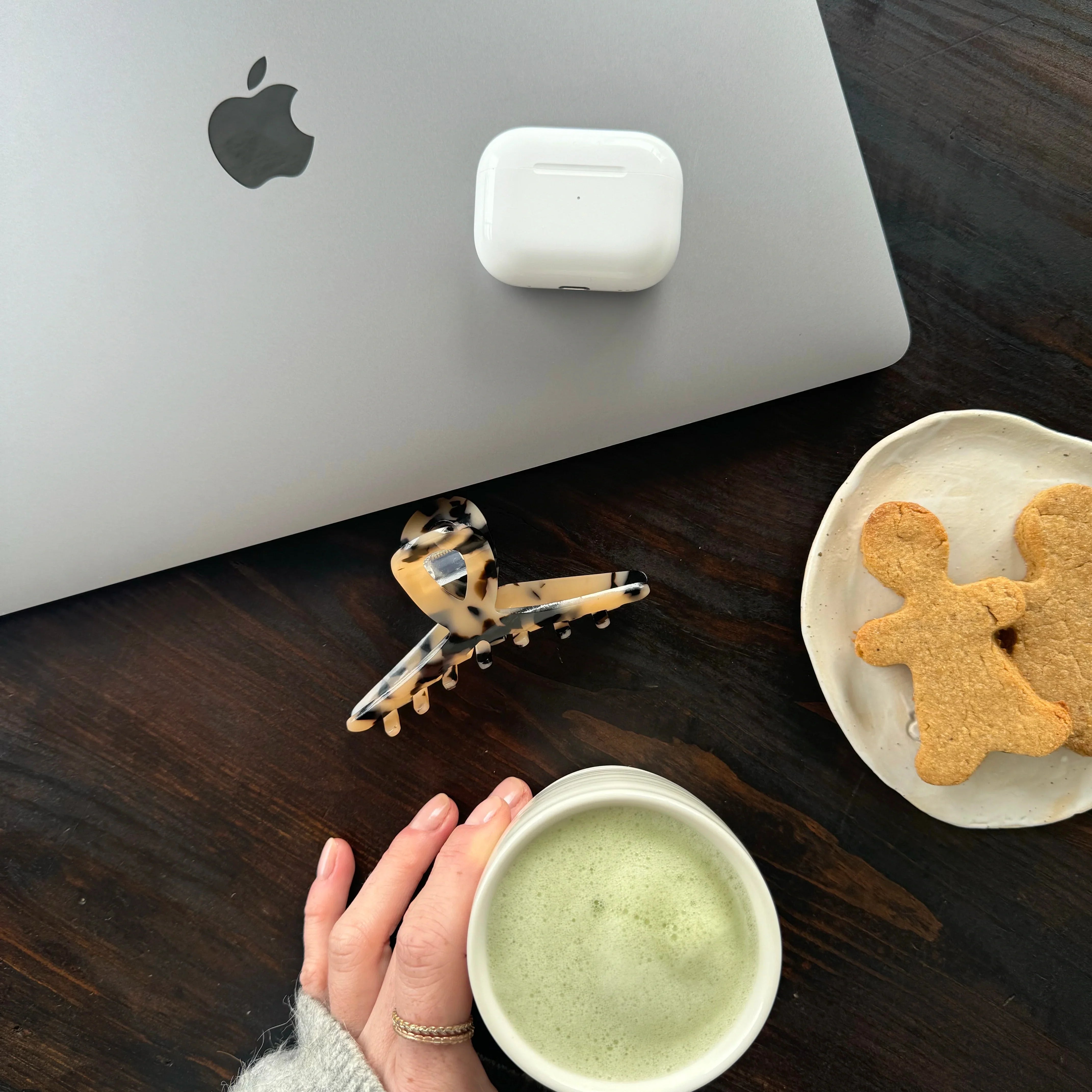 Christmas mania: gingerbread matcha latte