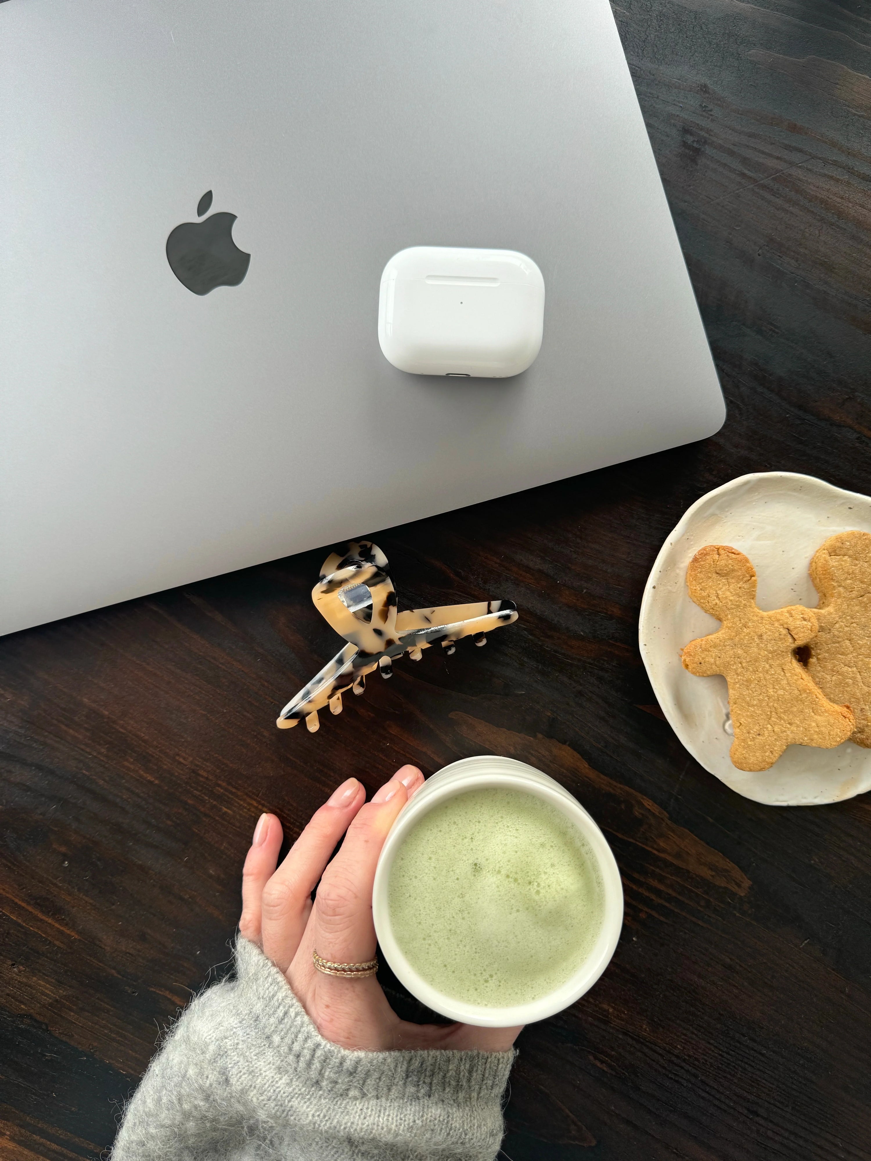 Christmas mania: gingerbread matcha latte